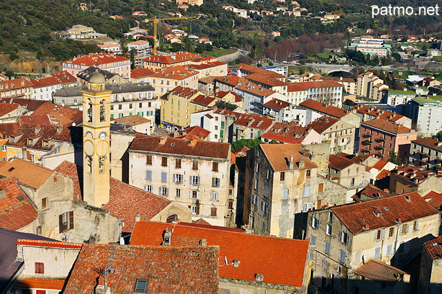Photo du clocher et des tots de la ville de Corte vus depuis la citadelle - Haute Corse