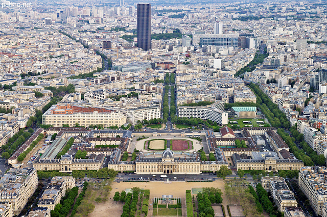 Photo de Paris, de l'cole militaire, de l'UNESCO et de la tour Montparnasse depuis la tour Eiffel