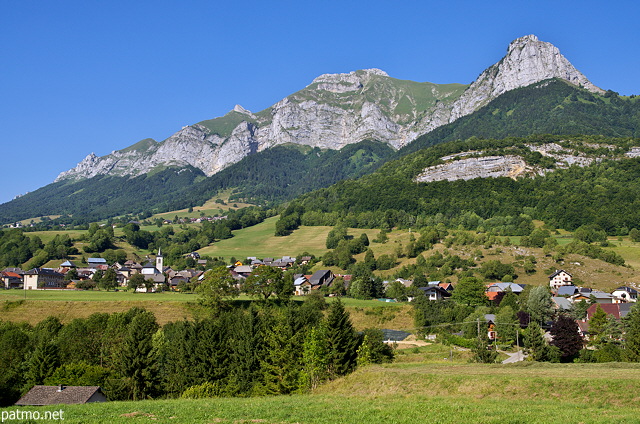Photographie d'un paysage du Massif des Bauges autour du village de la Compte