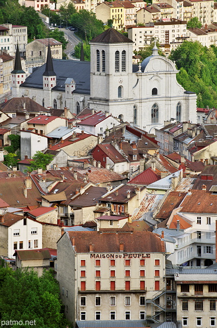 Image de la cathdrale de la ville de Saint Claude dans le Jura