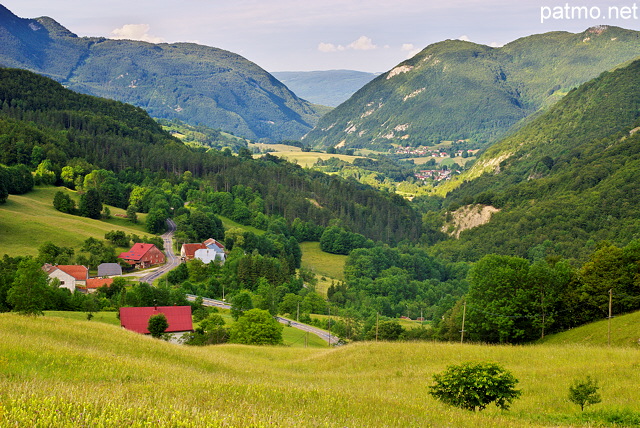 Photographie de la valle de la Valserine autour de Chzery Forens dans le Parc Naturel Rgional du Haut Jura