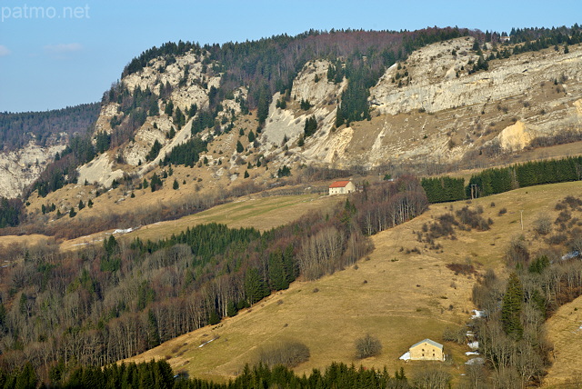 Photographie du paysage du Haut Jura en fin d'hiver prs du village des Bouchoux