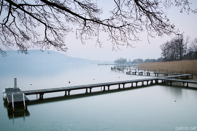 Photo du lac d'Annecy  l'aube