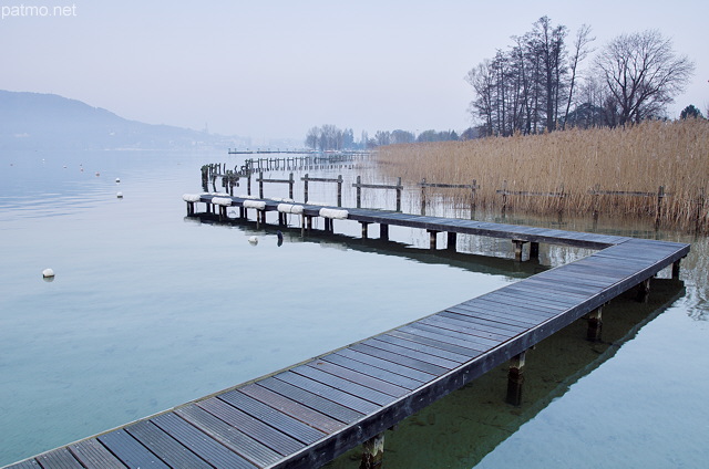 Image de pontons sur le lac d'Annecy  Annecy le Vieux