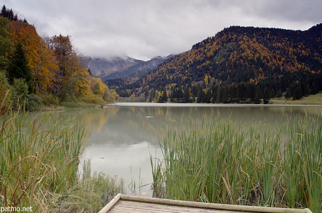 Photographie de l'automne  Bellevaux au bord du lac de Vallon