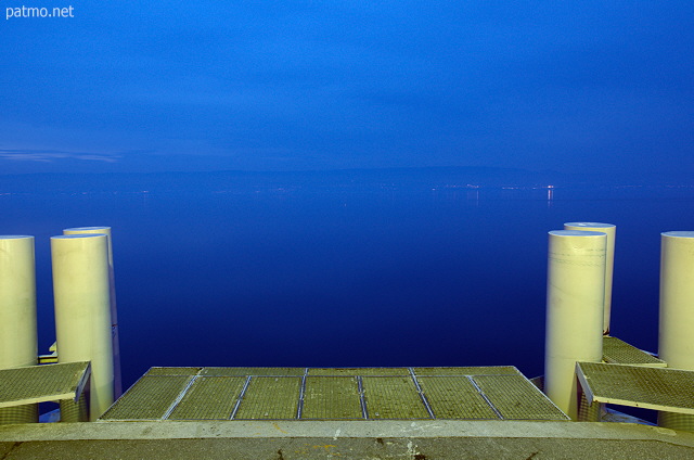 Image du Lac Lman vu depuis le bout du ponton  Thonon les Bains