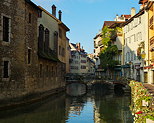 Photo des vieux quartiers d'Annecy traverss par le canal du Thiou
