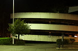 Photo de nuit de la descente hlicodale du parking des Galeries Lafayette  Annecy