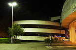 Photo de nuit du parking des Galeries Lafayette  Annecy
