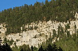 Photo de la fort de montagne sur les falaises de la valle de la Valserine