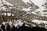 Photo des dernires traces de neige sur la montagne de la Tournette en Haute Savoie