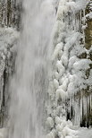 Photo de la cascade de Barbannaz entoure de glace pendant l'hiver 2012