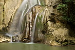 Image en gros plan sur la partie infrieure de la cascade de Barbannaz