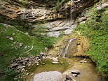 Photo de la partie infrieure de la cascade de la Queue de Cheval dans les montagnes du Haut Jura