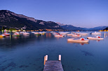 Photographie du lac d'Annecy par un crpuscule d't