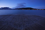 Image des premires lueurs du jour sur le lac d'Annecy