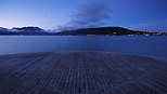 Photo du lac d'Annecy  l'aube en automne