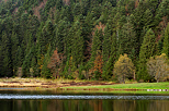Photo de l'automne  sur le lac Gnin et ses forts
