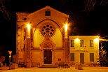 Photo HDR de l'glise de Saint Isidore et de la Mairie de Sauvebonne