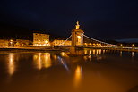 Photo des clairages nocturnes sur la ville de Seyssel et son pont sur le Rhne