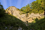 Photo du pli synclinal du Chapeau de Gendarme et de sa cascade prs de Septmoncel dans le Jura