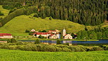Photo du village de Grande Rivire au bord du lac de l'Abbaye